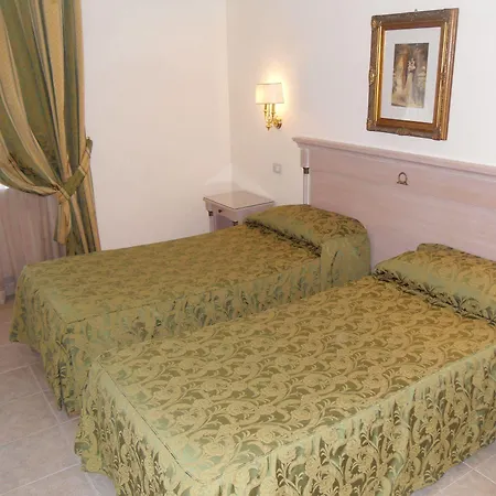 Mancini Park فندق